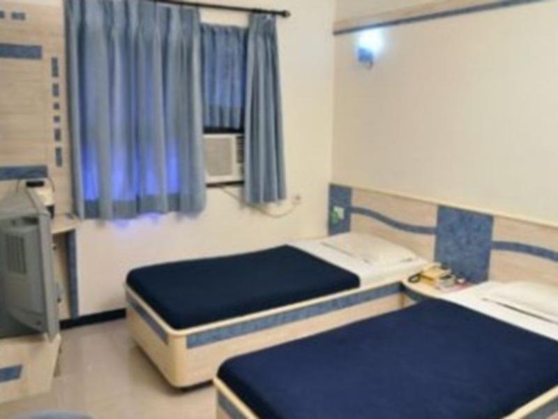Hotel Everstar Rajkot Buitenkant foto