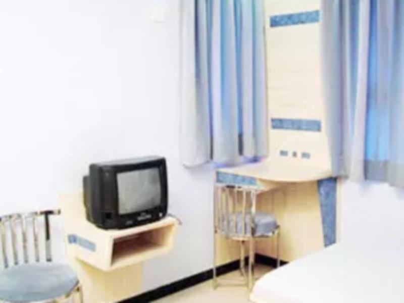 Hotel Everstar Rajkot Buitenkant foto